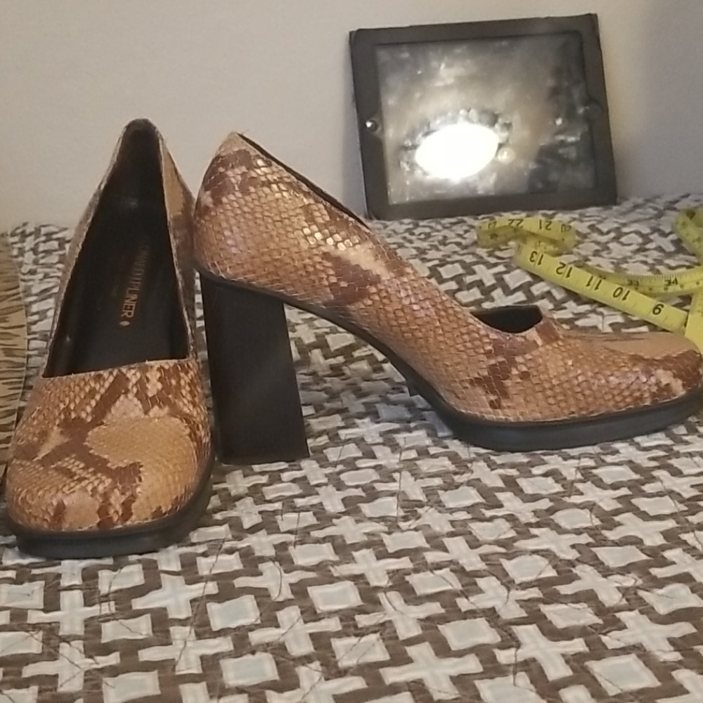 Snack print heels